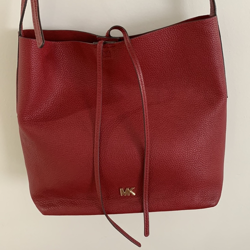 Junie Large Pebbled Leather Messenger Bag